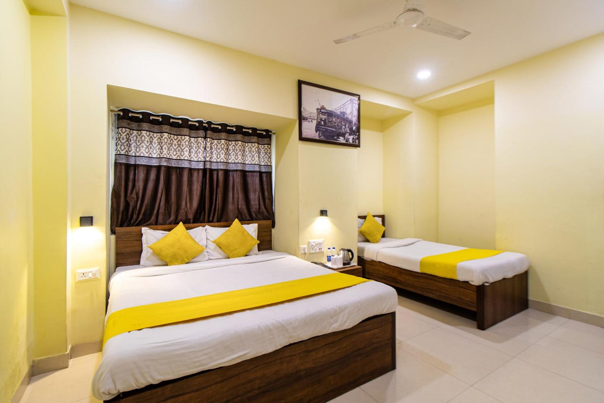Hotel Park Central Kolkata Bagian luar foto